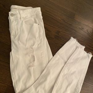 White distressed jeans